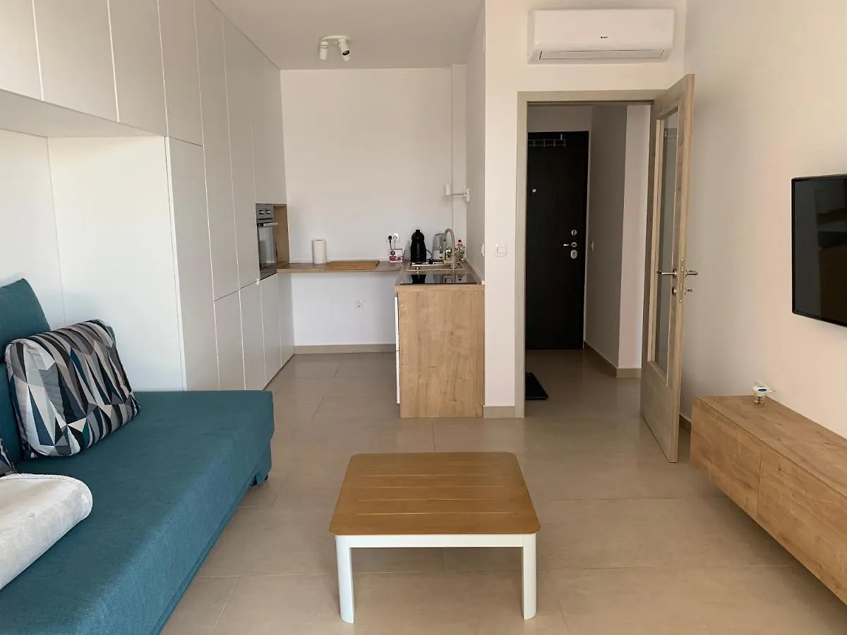 Apartment Garden Mandre